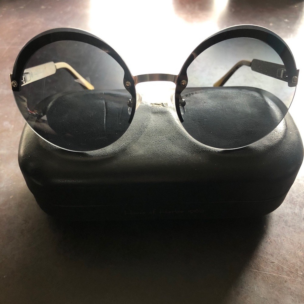 House of Harlow 1960 Kristen Round Sunglasses